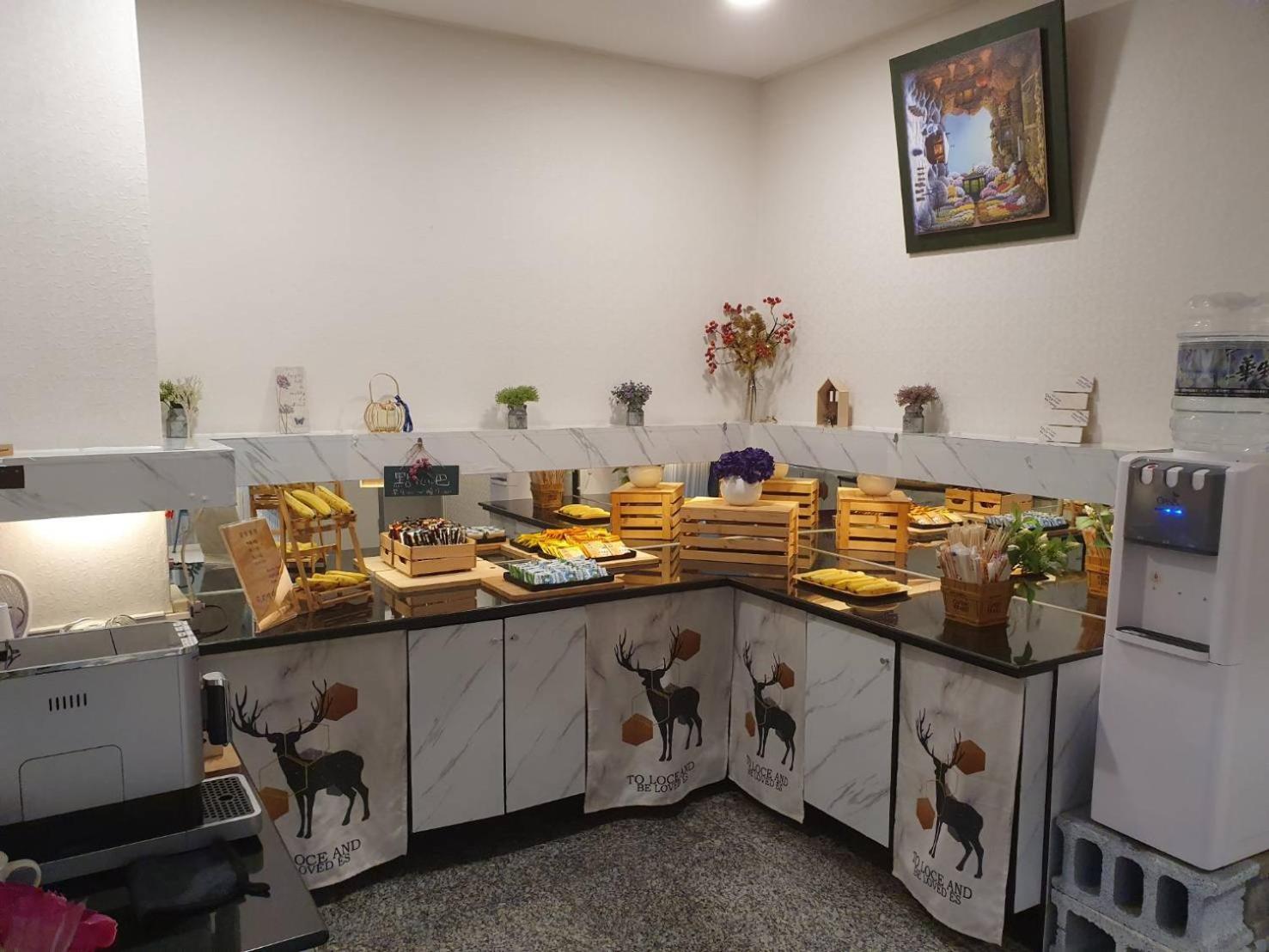 גאושיונג Joy Garden Hotel מראה חיצוני תמונה
