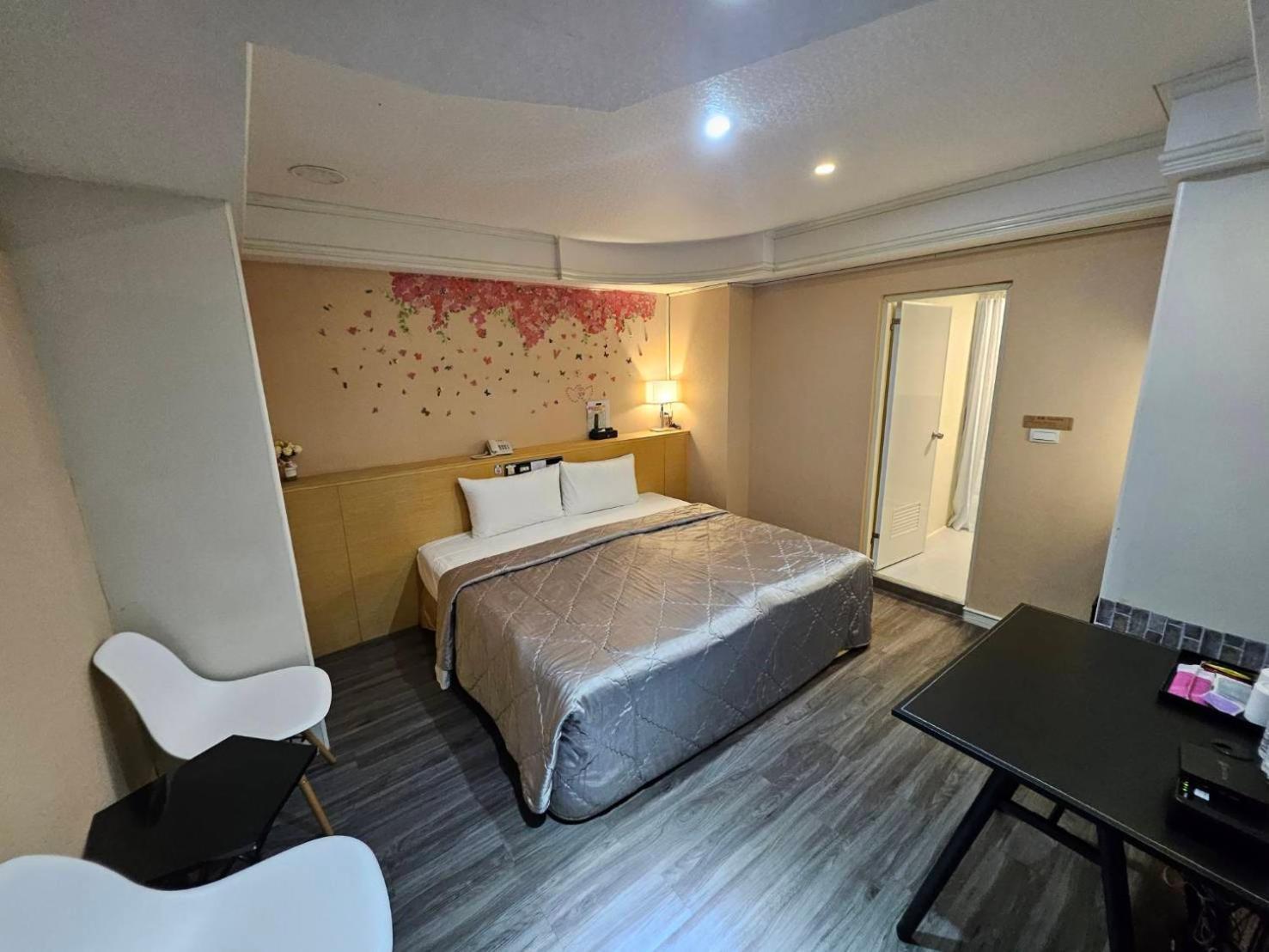 גאושיונג Joy Garden Hotel מראה חיצוני תמונה