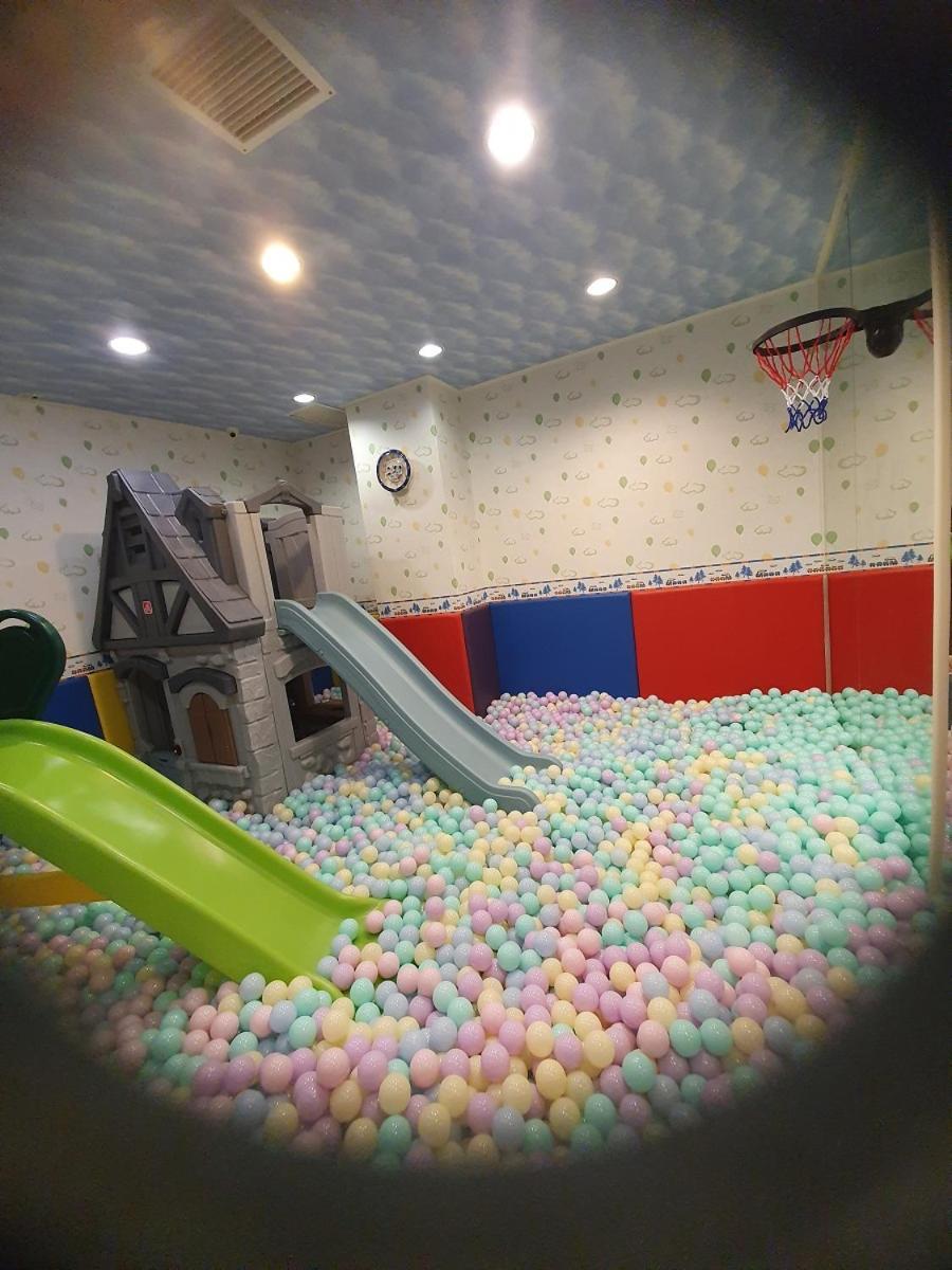 גאושיונג Joy Garden Hotel מראה חיצוני תמונה